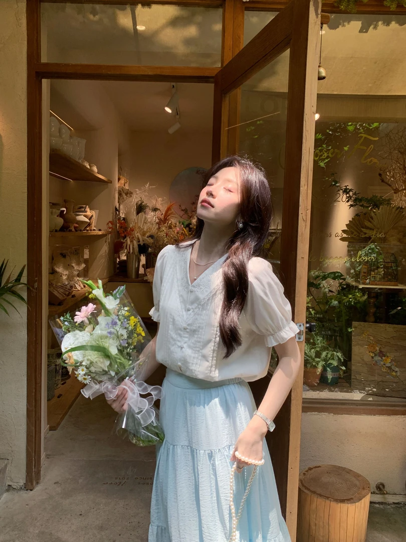 Even一雯【雏菊梦境】韩系高智感V领法式刺绣温柔宽松显瘦衬衫上衣