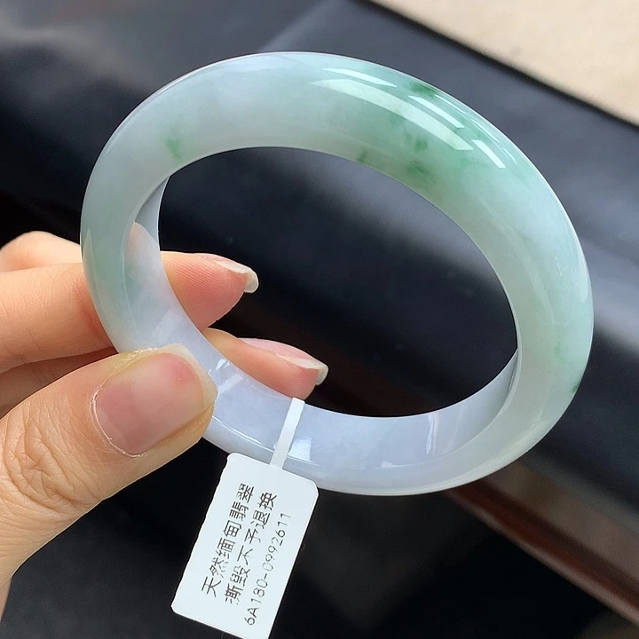 翡翠未镶嵌手镯厚