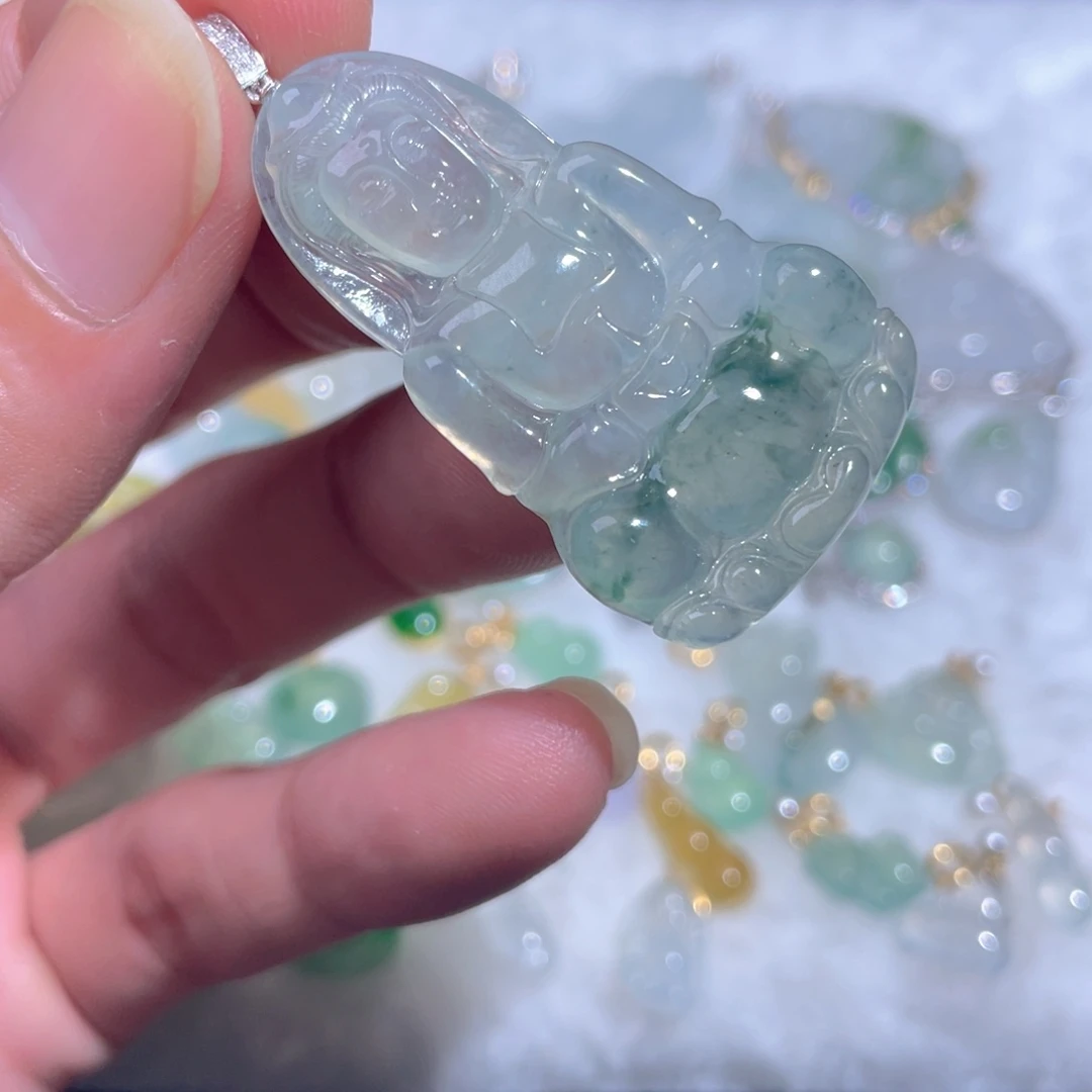 翡翠18K金镶嵌颈饰翡翠