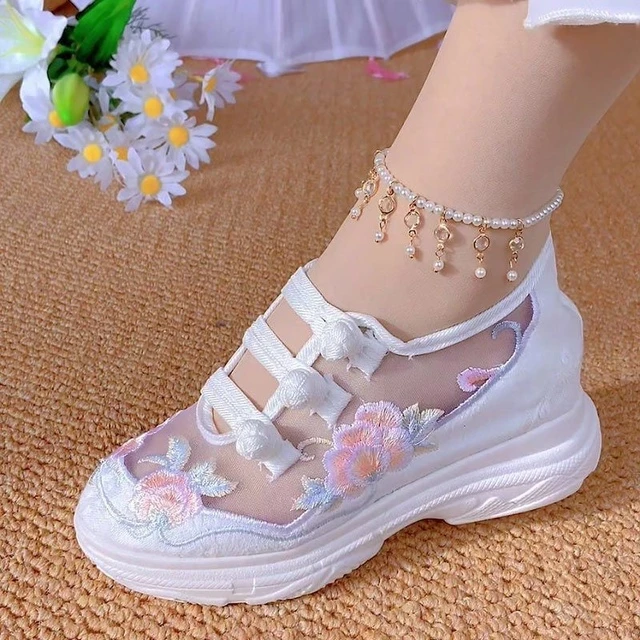 运动绣花鞋夏季透气休闲内增高鞋子女网纱厚底小白鞋民族风女汉服