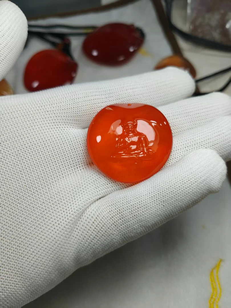8·3克 青鱼石雕刻精心打磨抛光制作