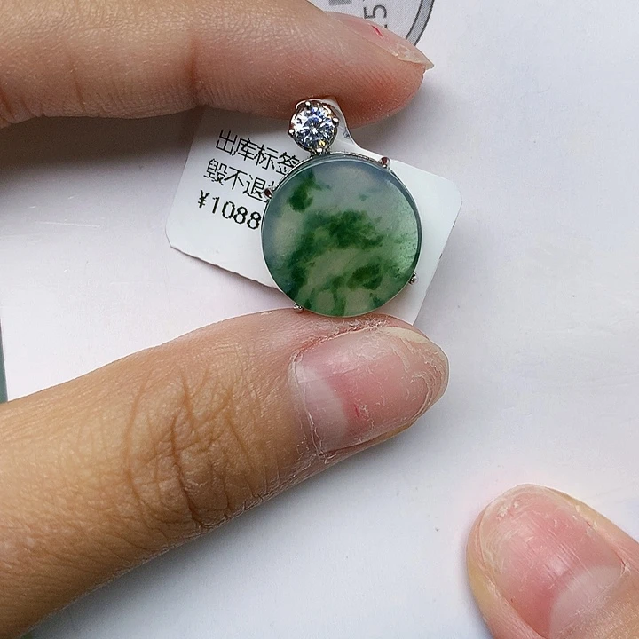 颈饰银S925镶嵌翡翠大****~天然翡翠