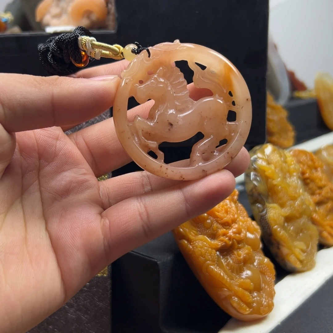 石英质玉（黄龙玉）未镶嵌多选发其一