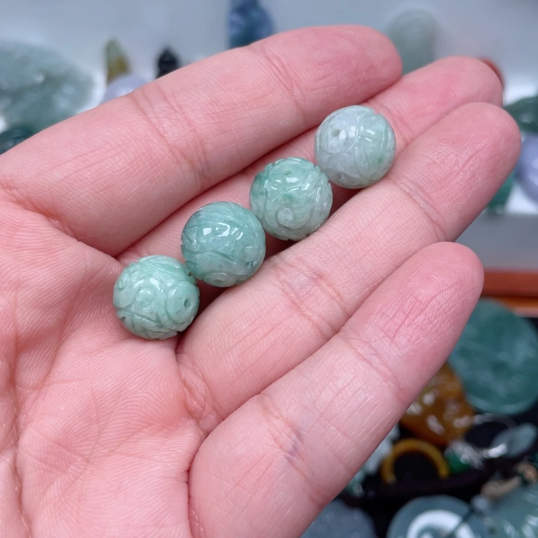 翡翠颈饰未镶嵌马**侯回文珠