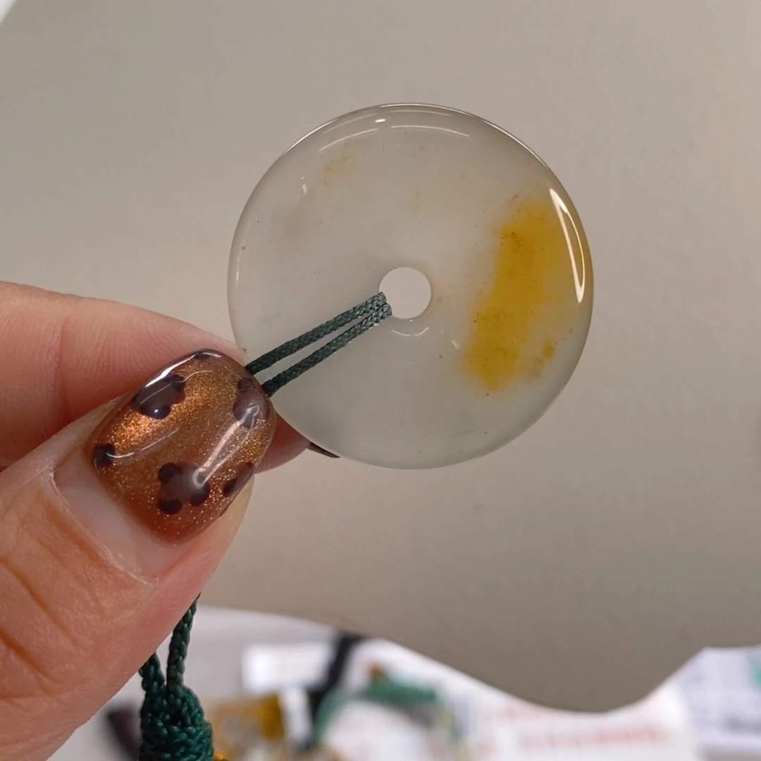 石英质玉未镶嵌颈饰