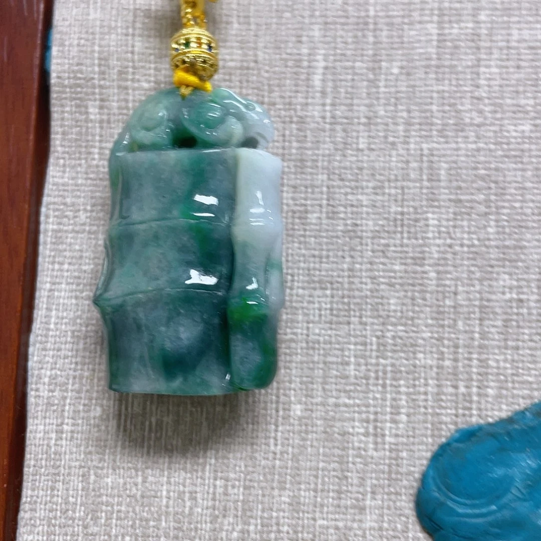 翡翠未镶嵌颈饰翡翠竹节吊坠