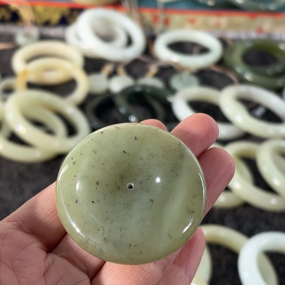 和田玉（糖玉）未镶嵌颈饰