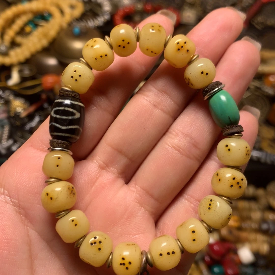 泥塑娘啦擦擦骰子