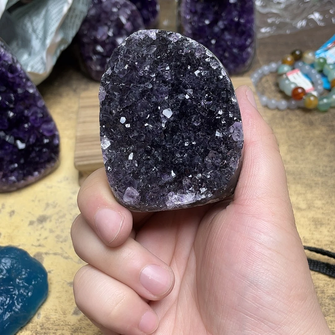 紫晶未镶嵌大型摆件（非配饰）