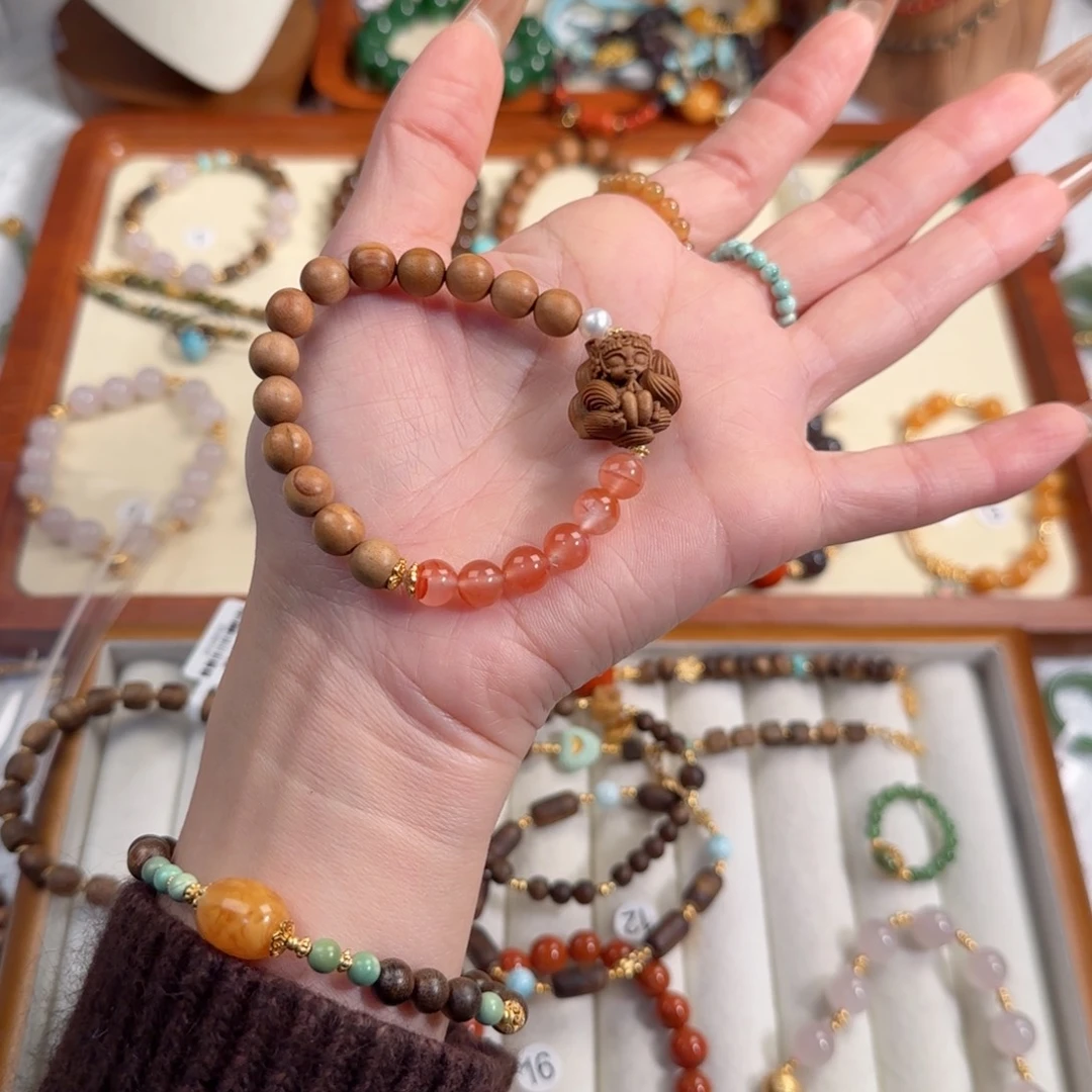 和田玉手串未镶嵌球****?