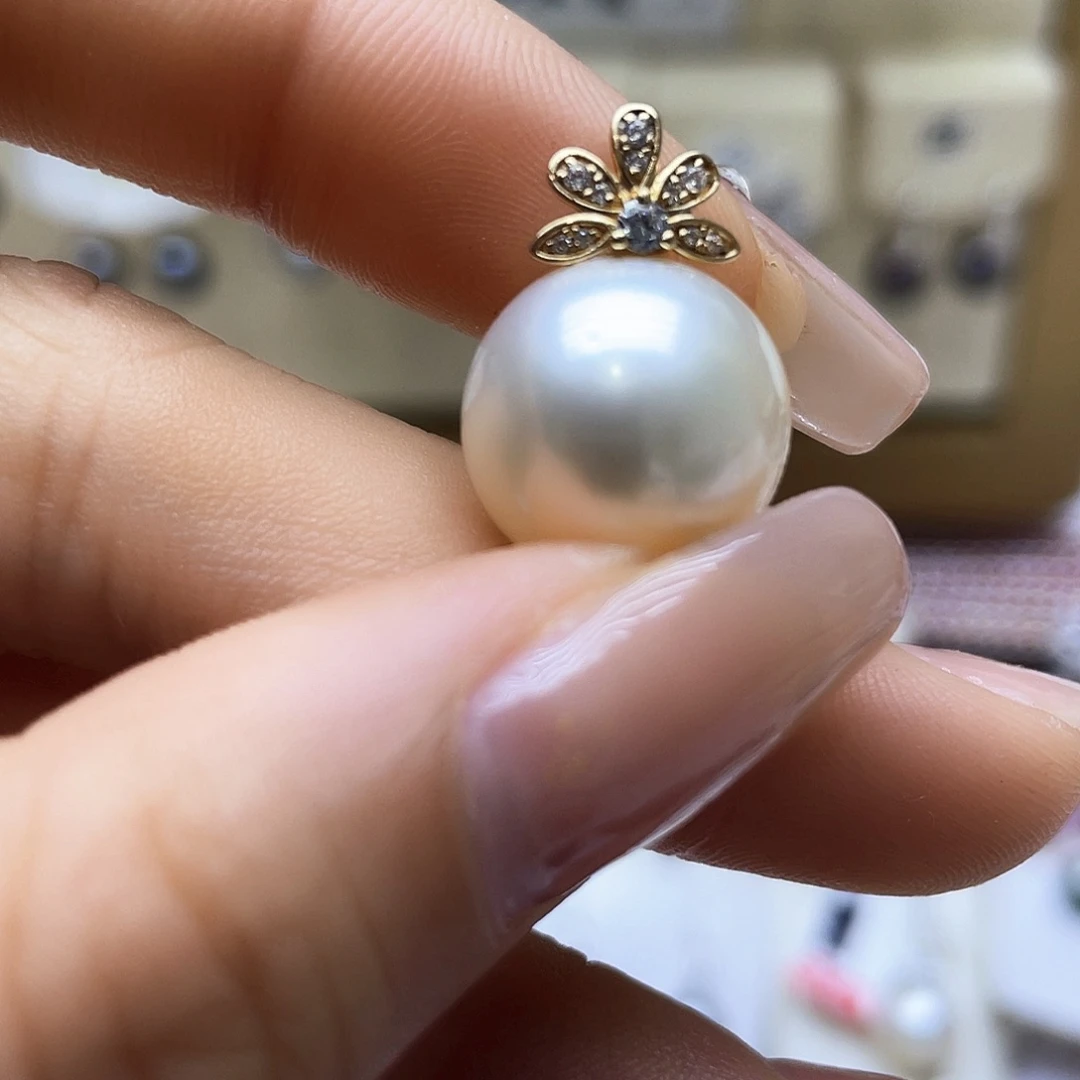 海水珍珠颈饰18K金镶嵌