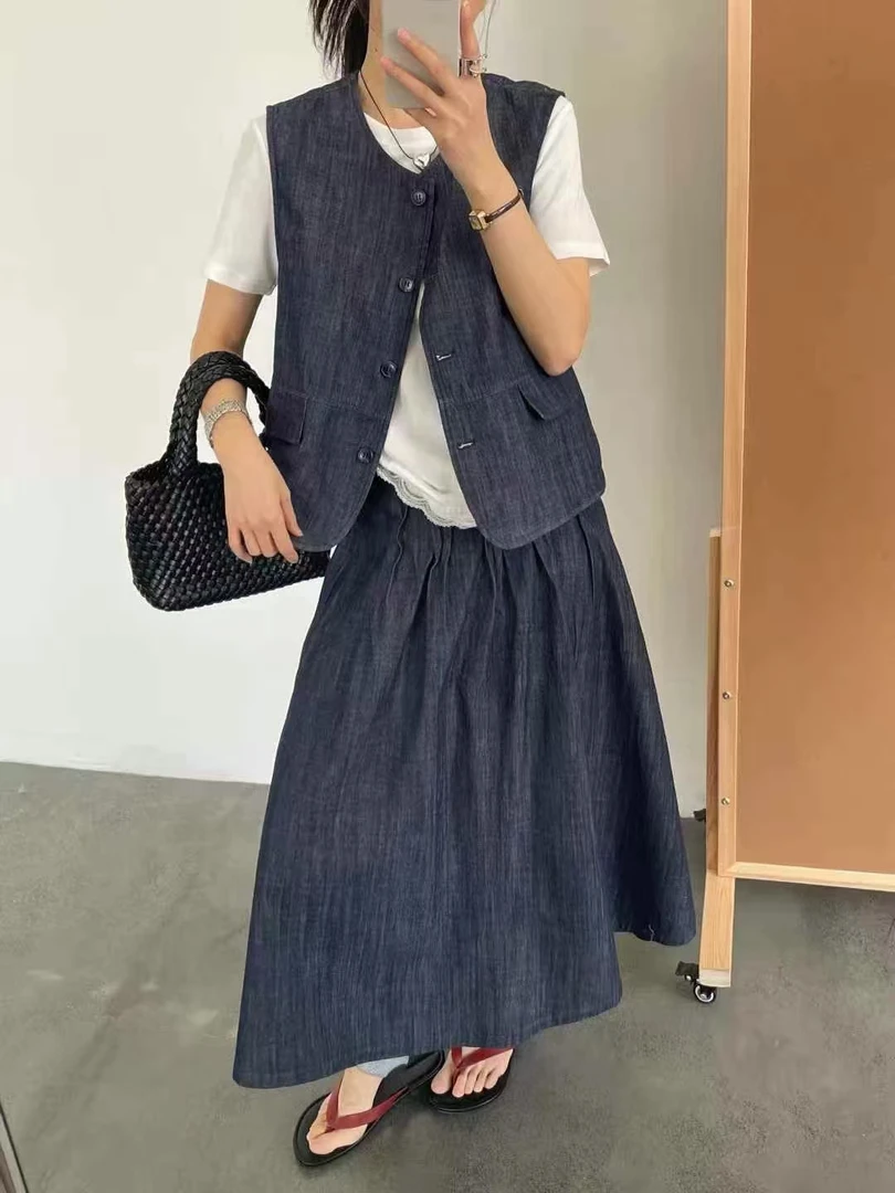 无需刻意的松弛感 经典牛仔色马甲半身裙套装女