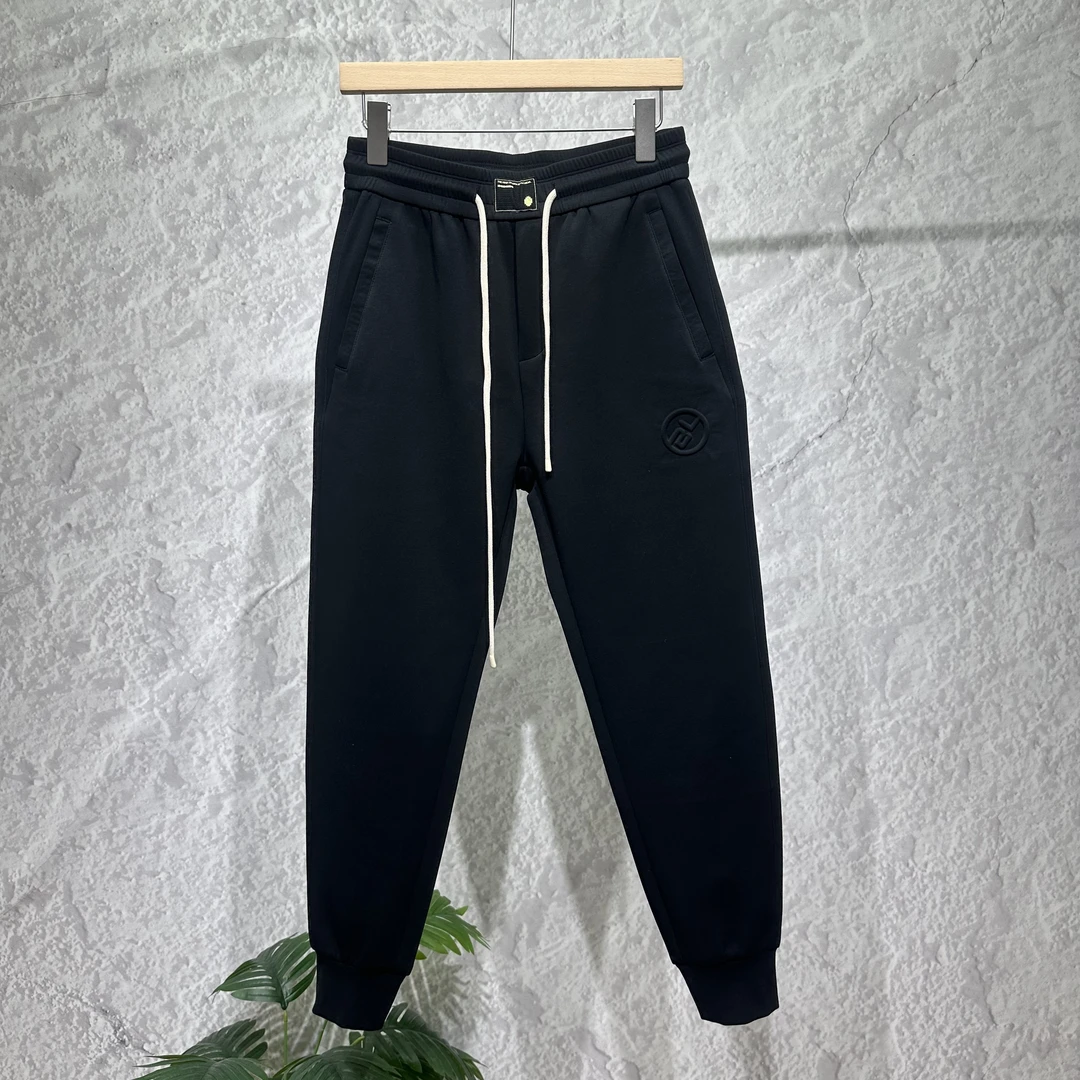 2025秋季新款针织保暖微弹力时尚潮运动冬季加厚长裤绣标卫裤刺绣