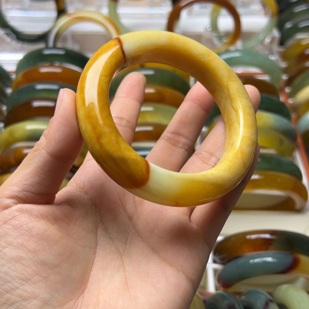 蛇纹石玉未镶嵌手镯