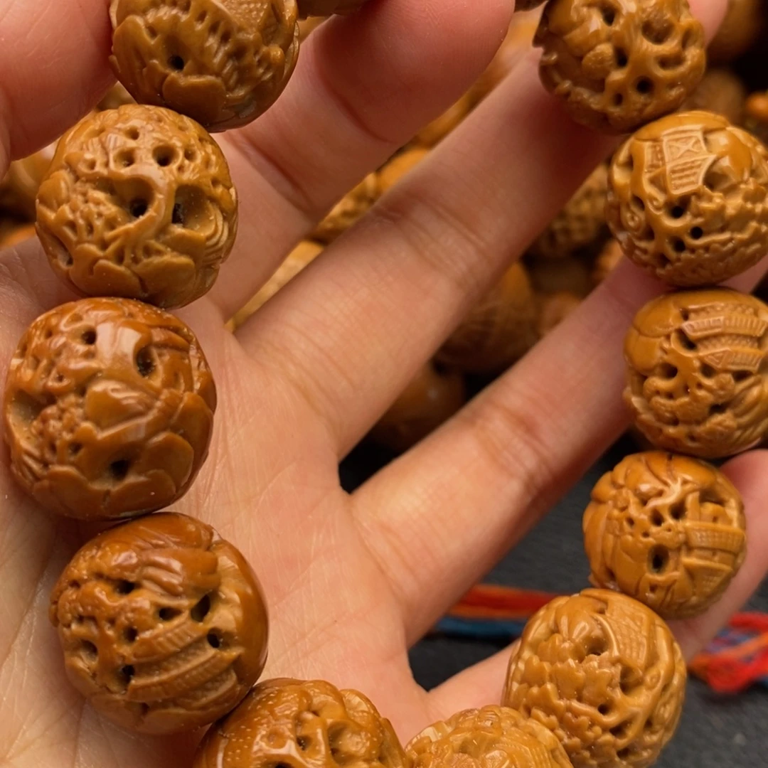 手串橄榄核镂空山水