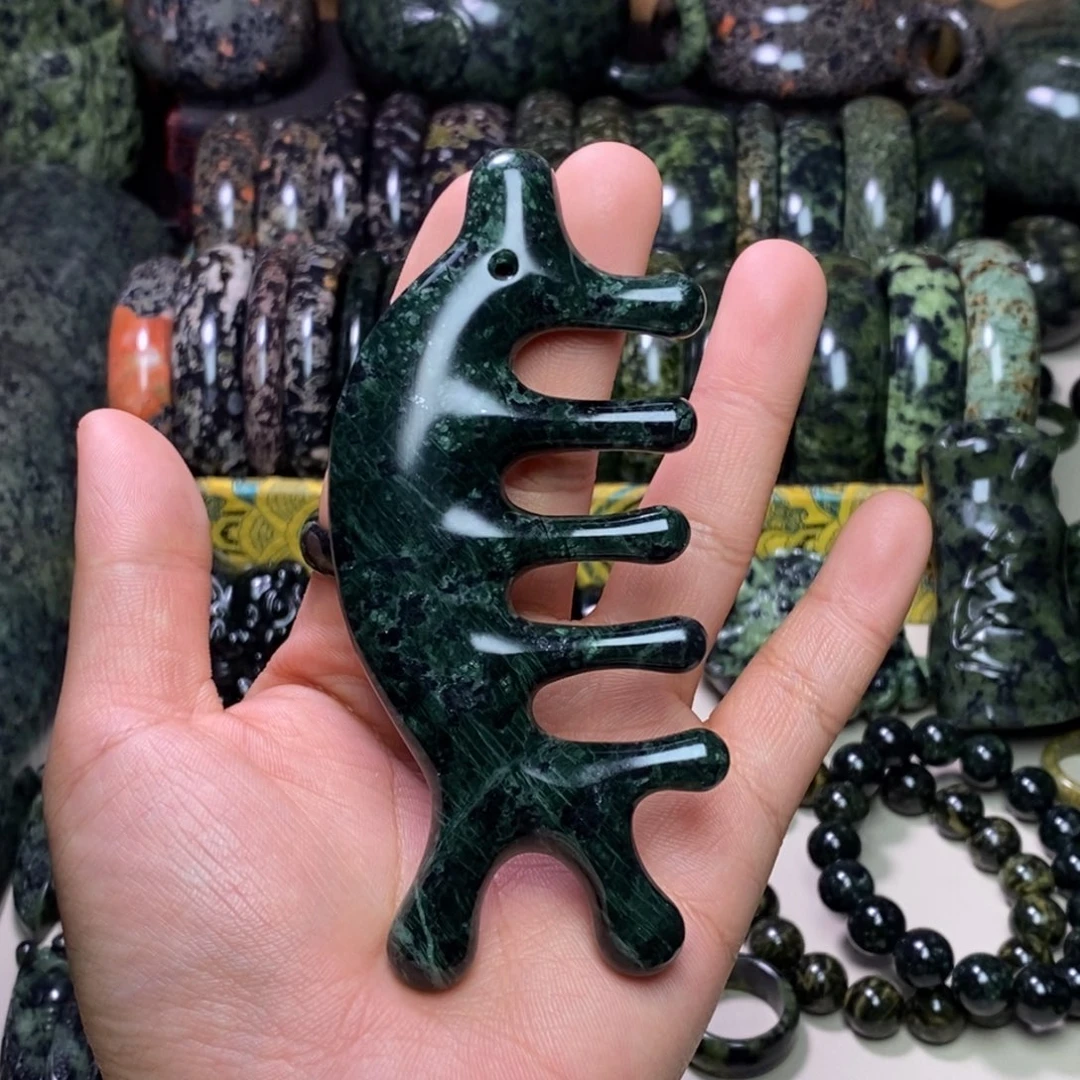 蛇纹石玉未镶嵌颈饰