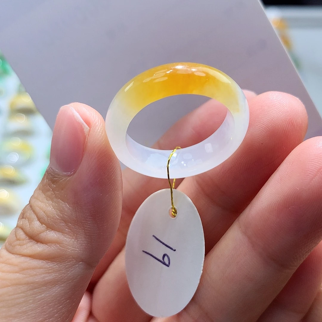 翡翠戒指未镶嵌19圈