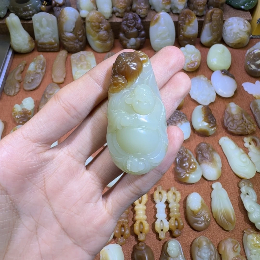 和田玉未镶嵌颈饰