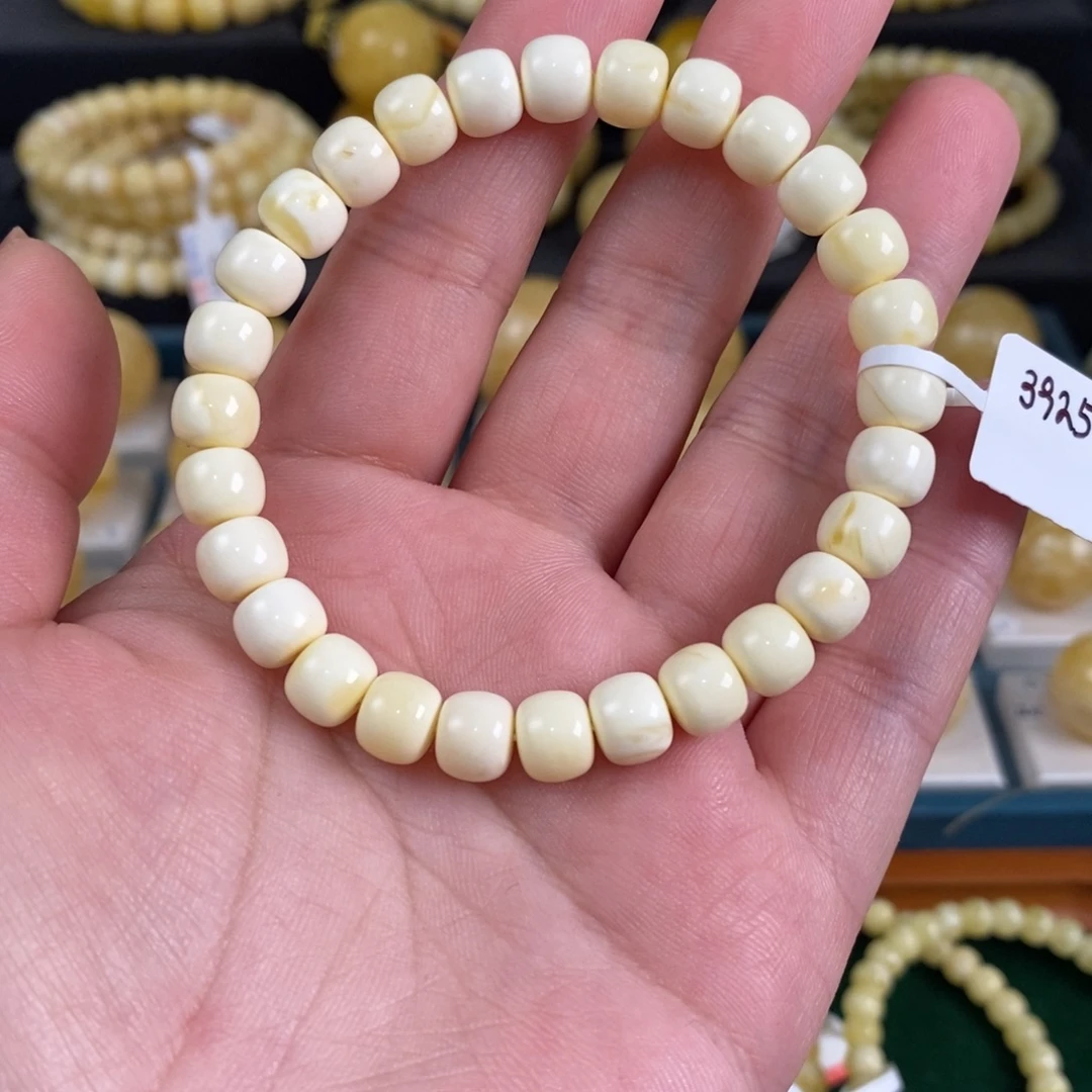 蜜蜡未镶嵌珠宝奇石8.1