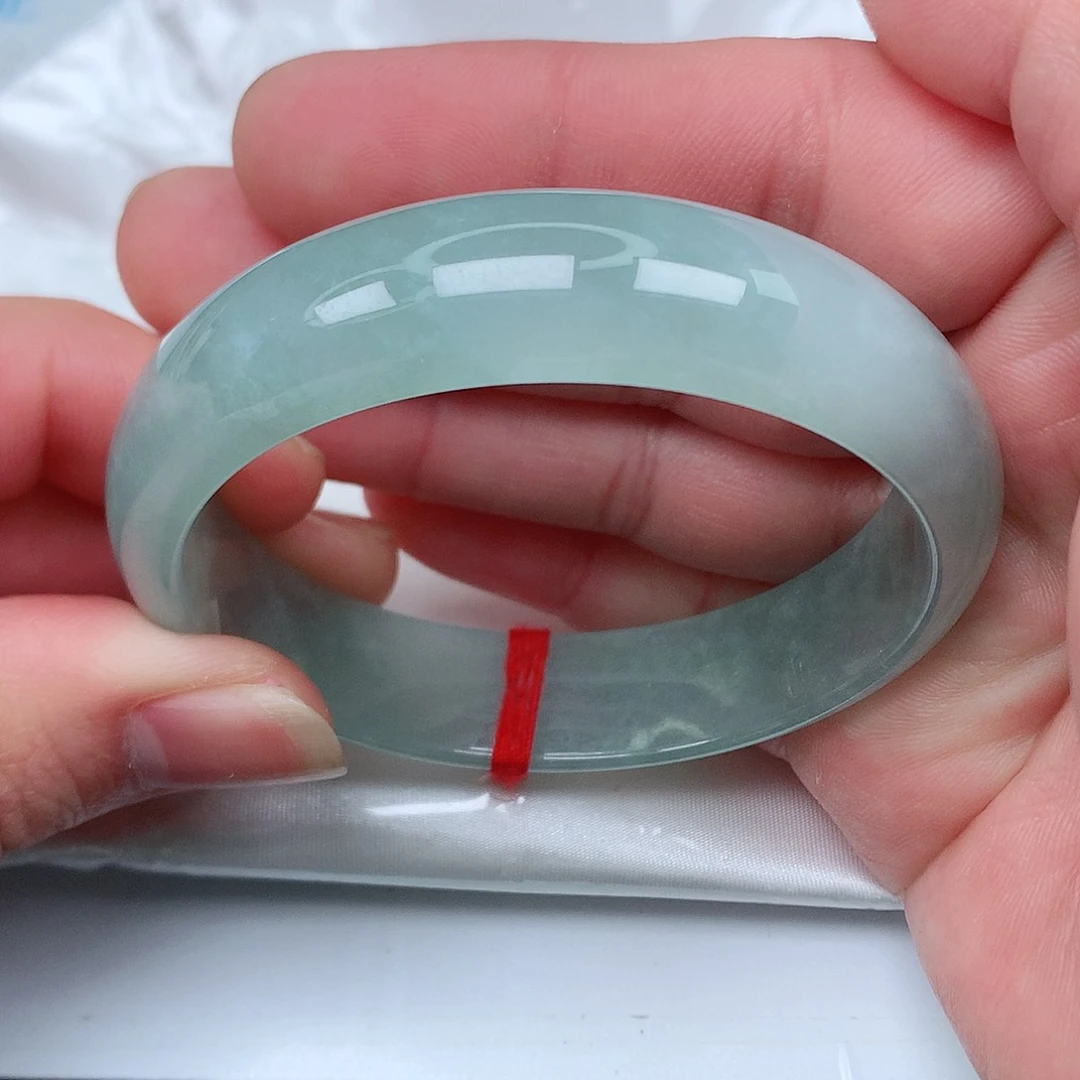 翡翠手镯未镶嵌天然