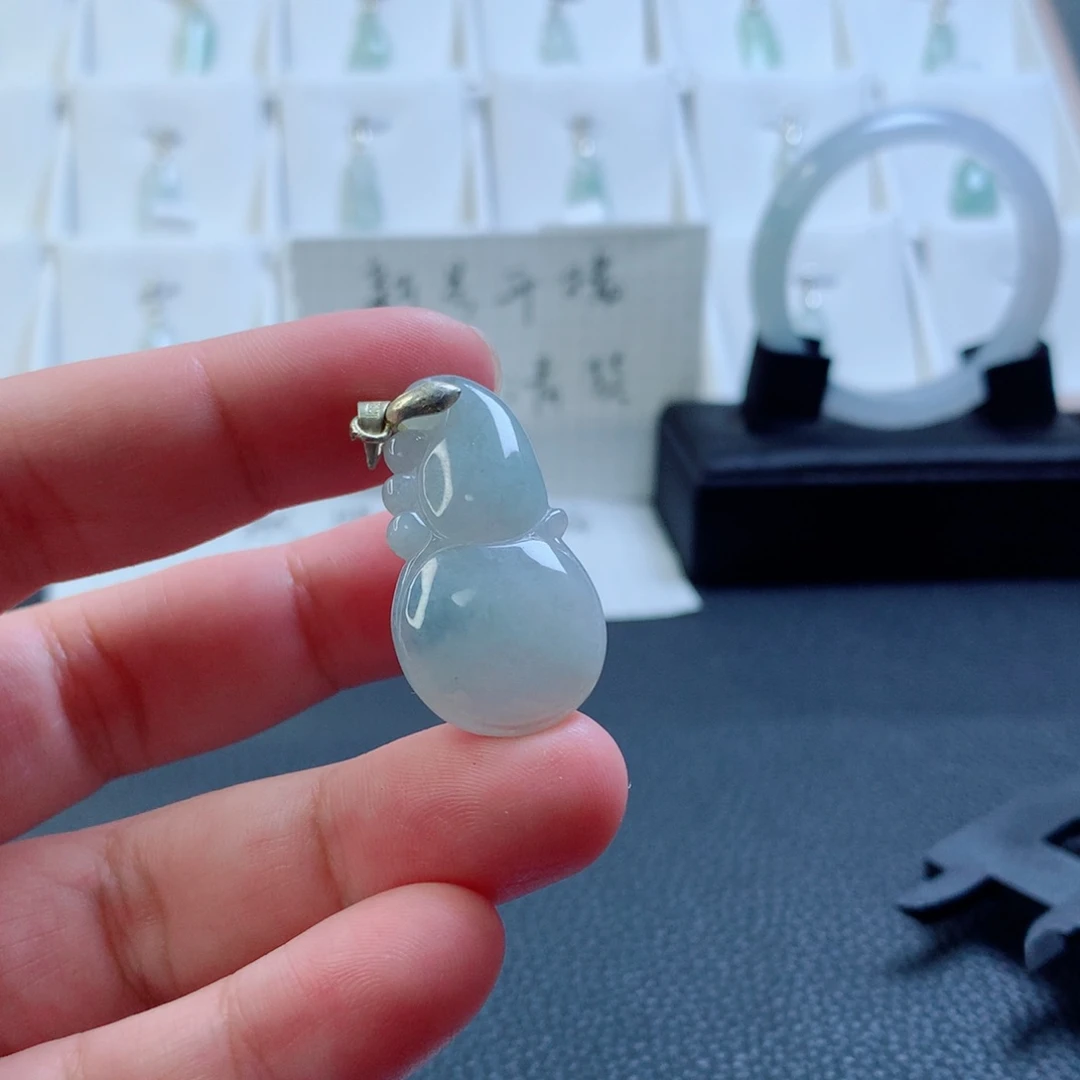翡翠未镶嵌颈饰吊坠