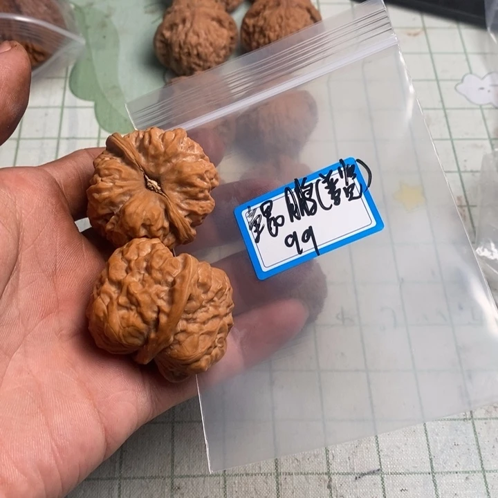 鲲***）把件文玩核桃核桃