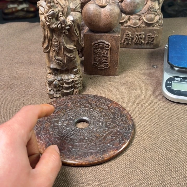 精品摆件工艺品等