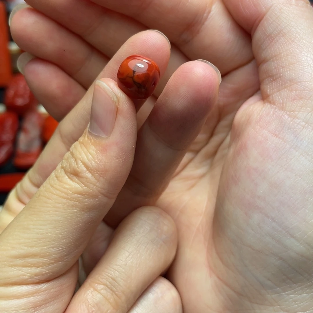 南红玛瑙未镶嵌颈饰烟****漫