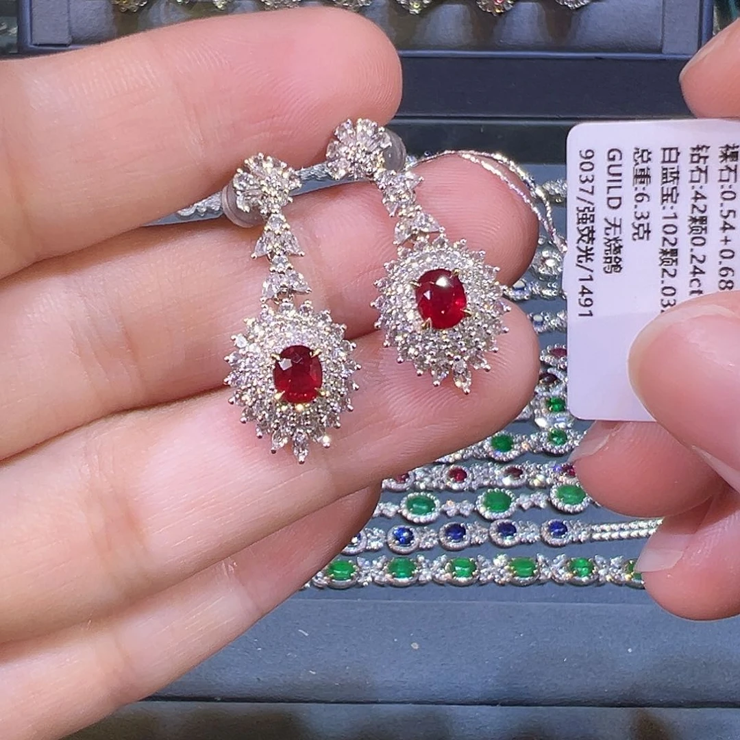 耳钉18K金镶嵌红宝石