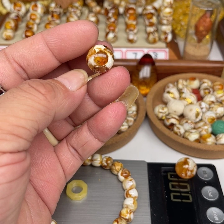 琥珀裸石未镶嵌25号