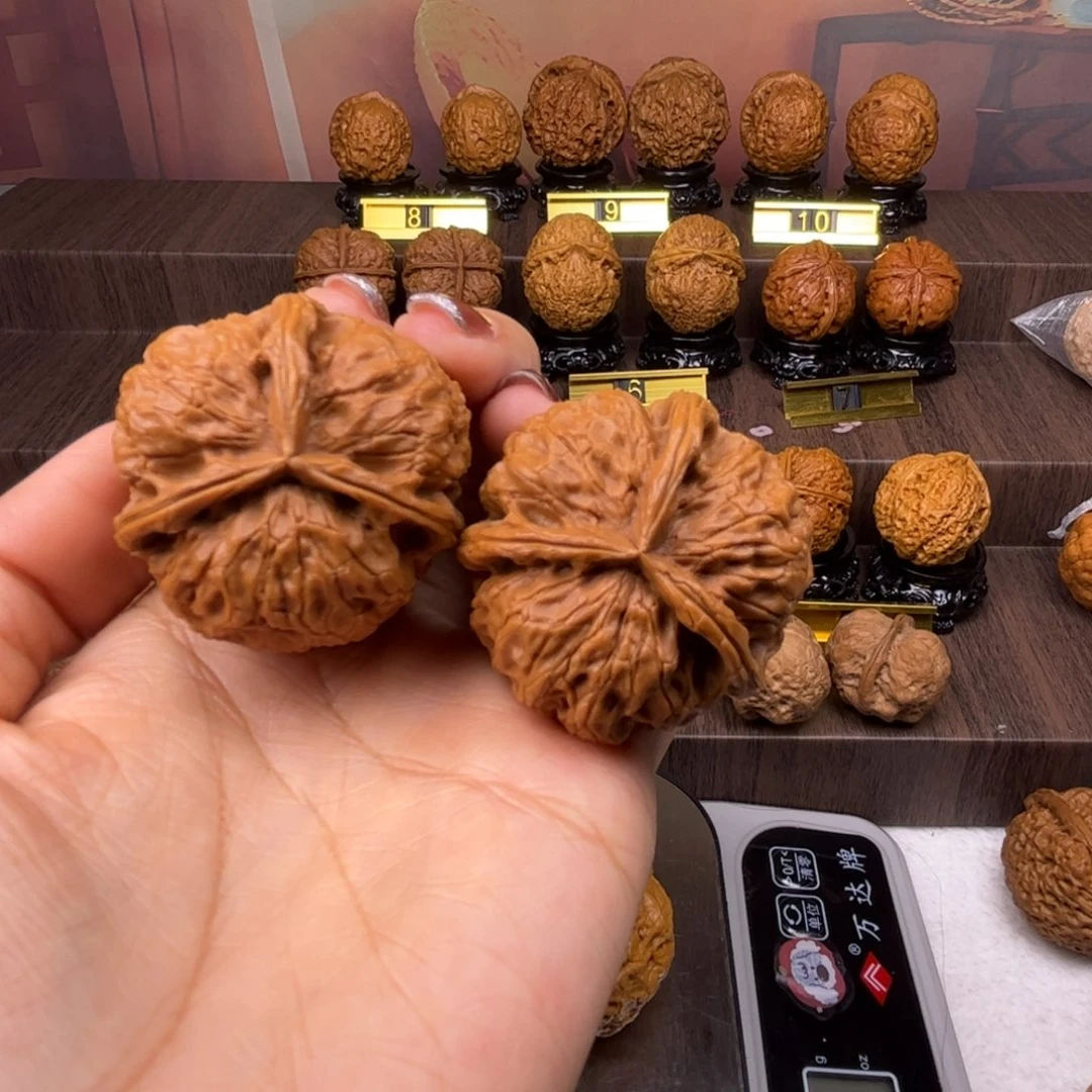 阿***V把件文玩核桃大团圆三棱44尺