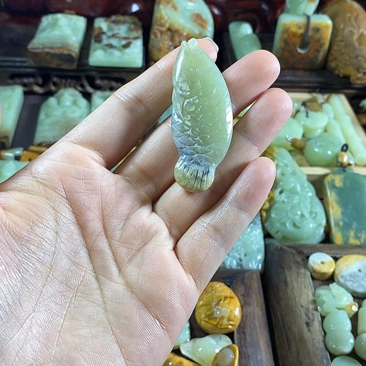 颈饰未镶嵌岫岩河磨玉(透闪石质玉)