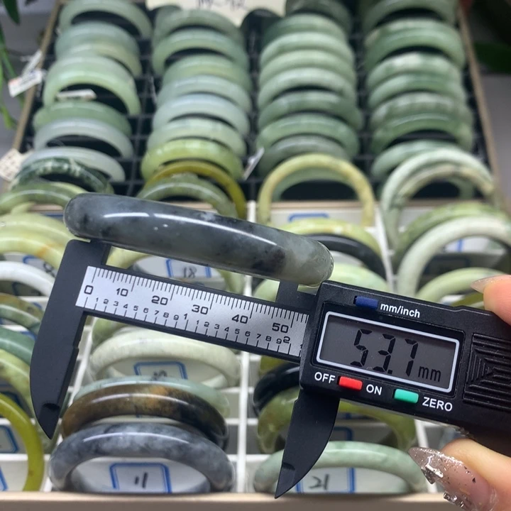 蛇纹石玉未镶嵌手镯29