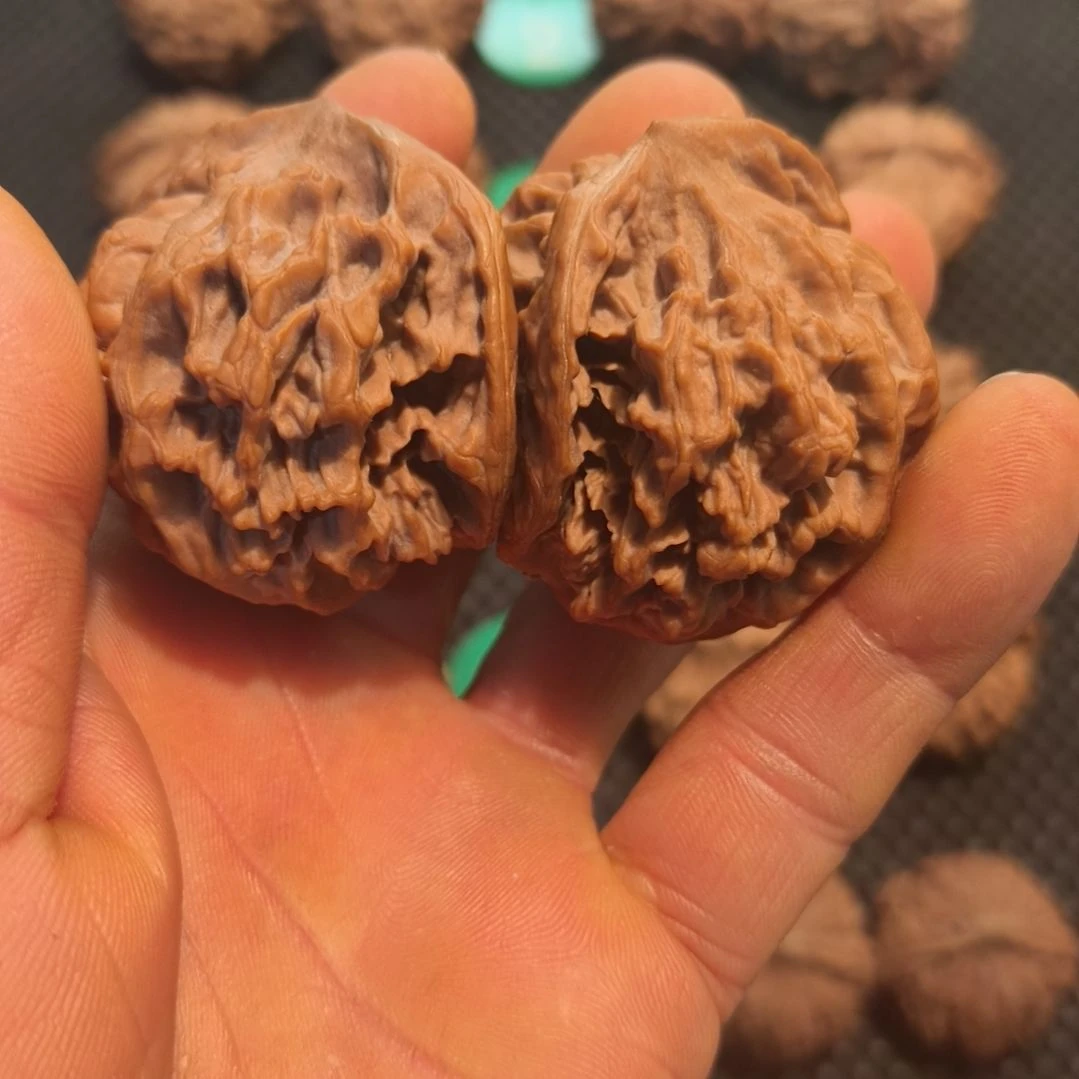 靠***、文玩核桃吊坠帝王大花异性半臂文玩核桃