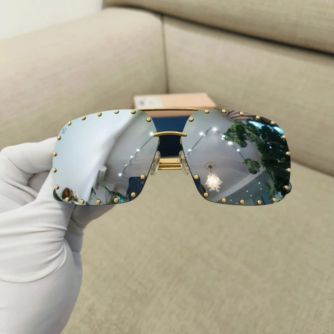 99新 LouisVuitton/路易威登 积分-188/汤/P205640605/LV柳钉墨镜