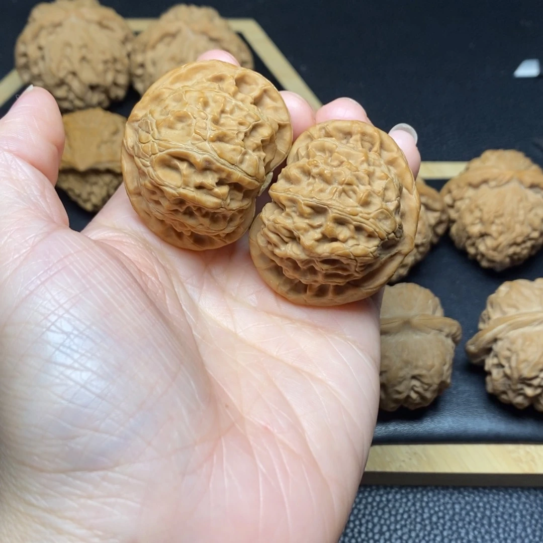 文玩核桃把件宫灯