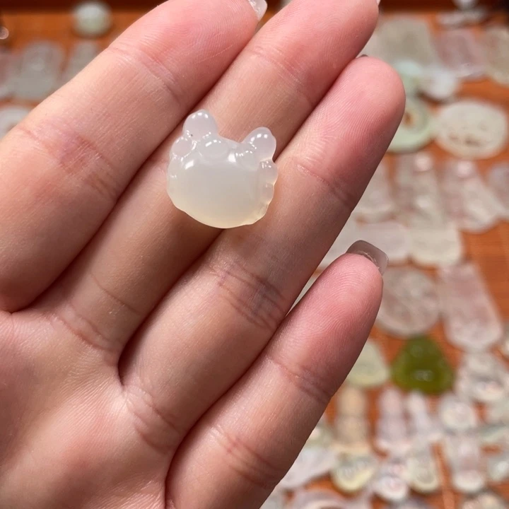 未镶嵌蛇纹石玉颈饰