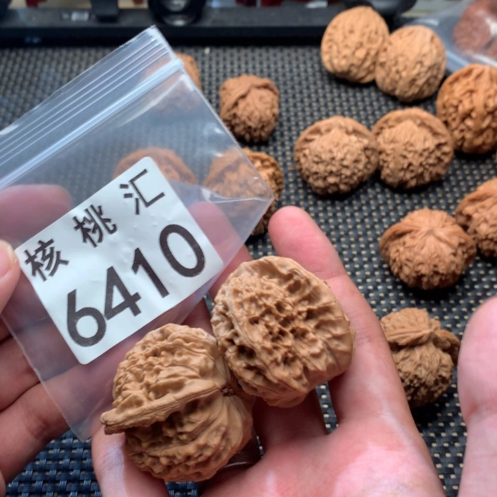 文玩核桃吊坠马老四
