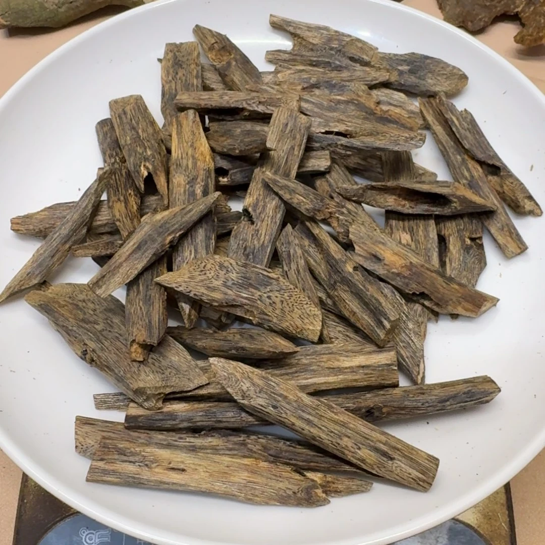 沉香沉香碎屑糖结树枝料100克