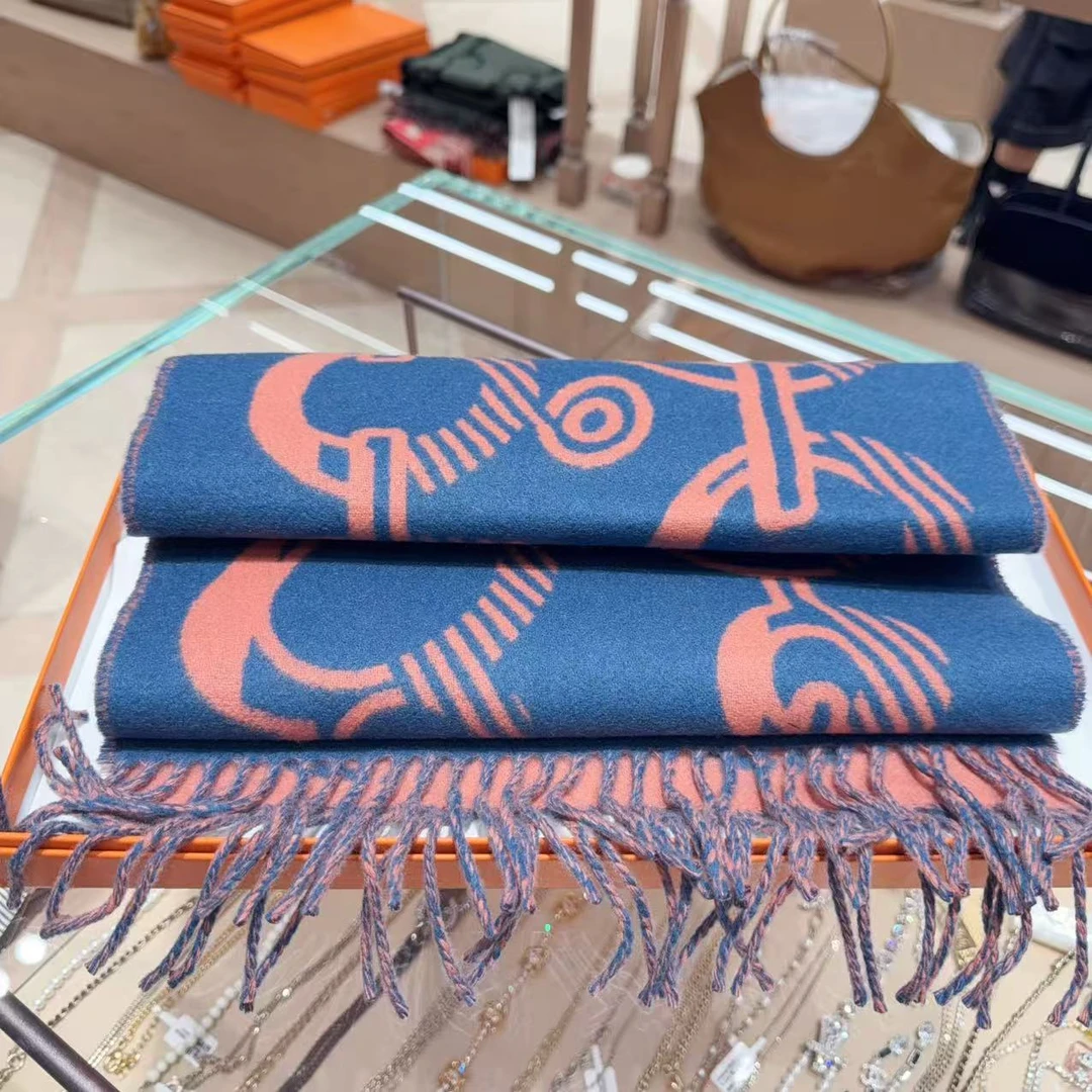 未使用 Hermes/爱马仕 猪鼻子图案 双面羊绒围巾