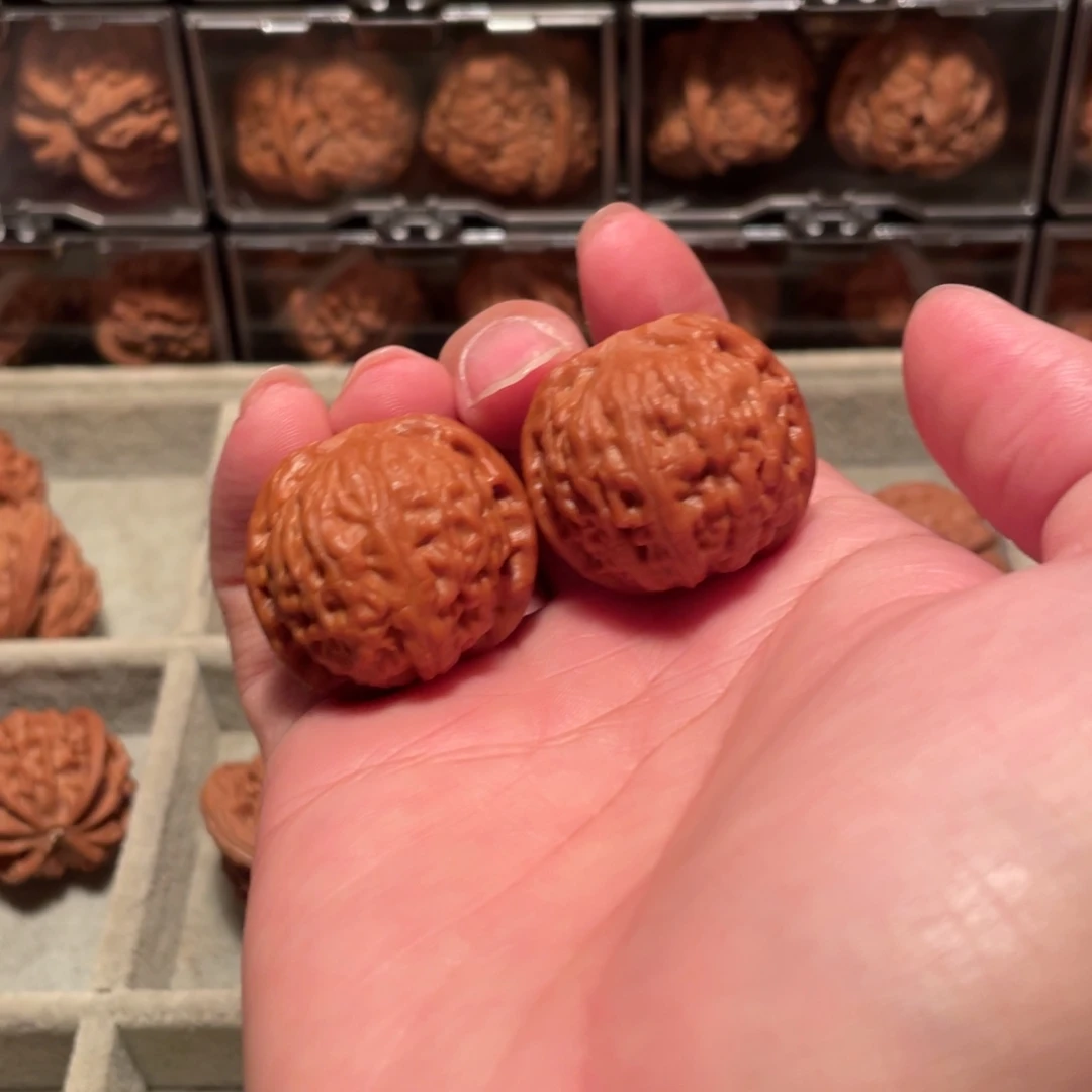 把件文玩核桃野生小莲花32.5