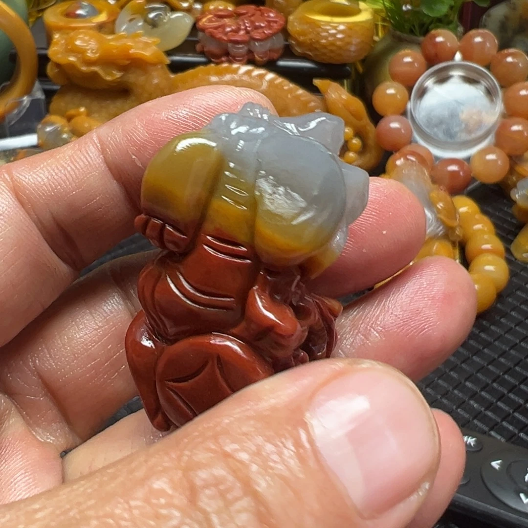 石英质玉未镶嵌颈饰