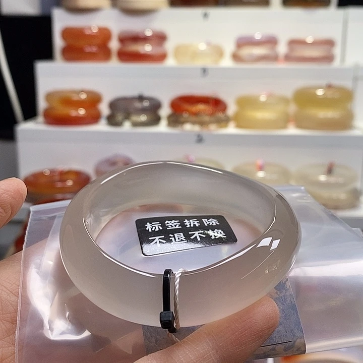 檀***、玛瑙/玉髓未镶嵌手镯