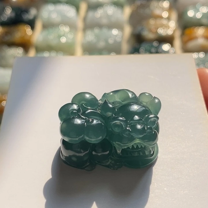 翡翠颈饰未镶嵌天然翡翠貔貅吊坠