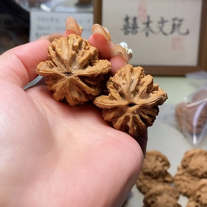 文玩核桃吊坠38麦虎