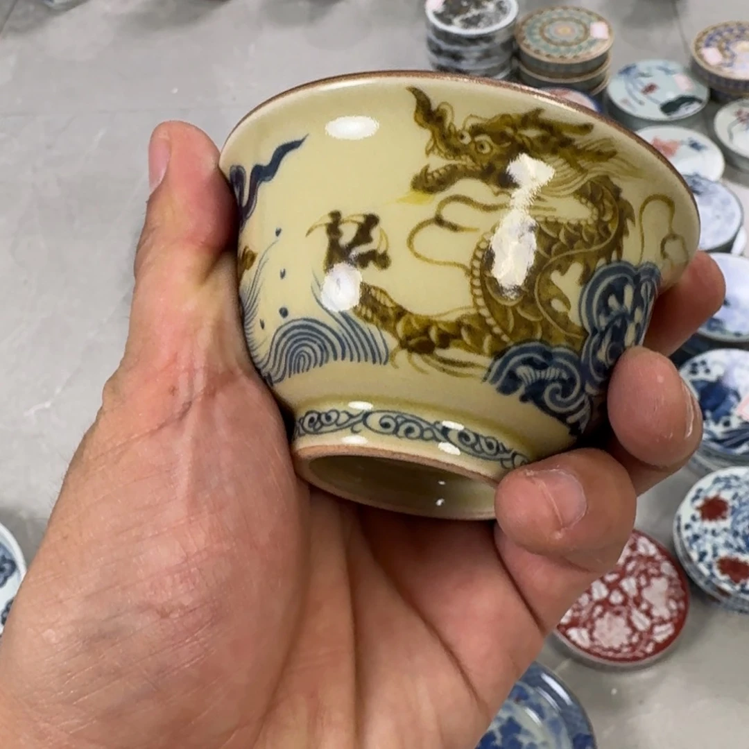 摆件冷**星釉里金如意穿花龙主人压手杯拍一发二