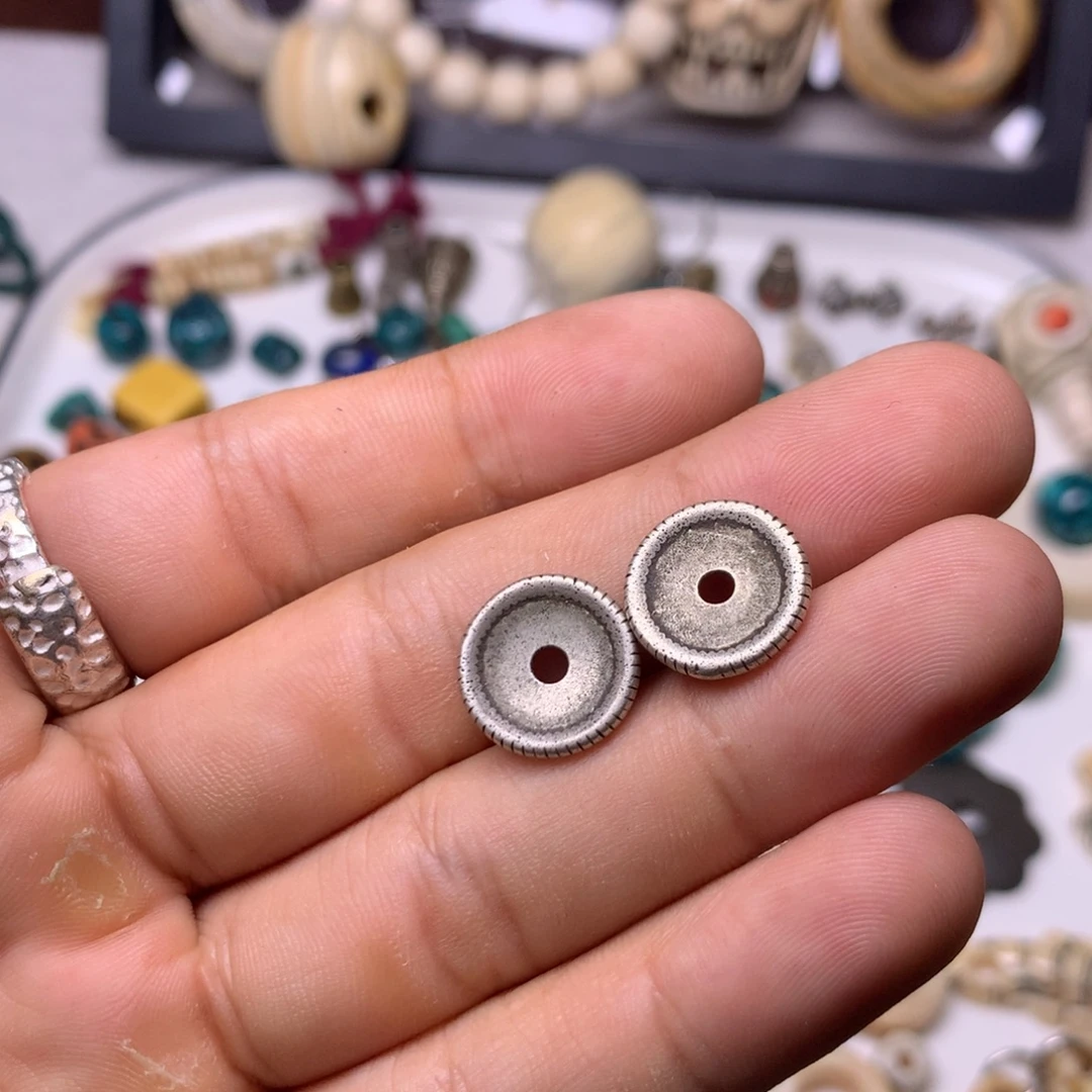 玻璃颈饰藏传小元素