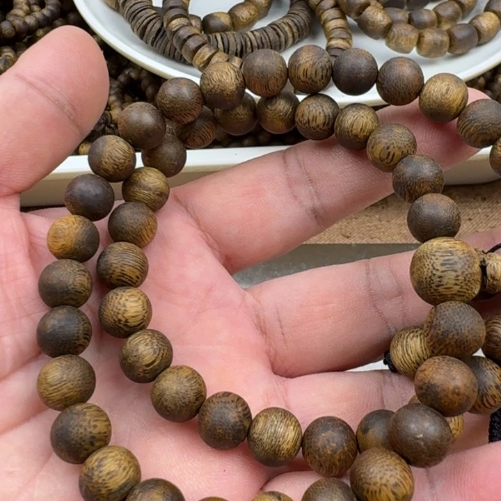 S***N沉香手串乌身手串15克