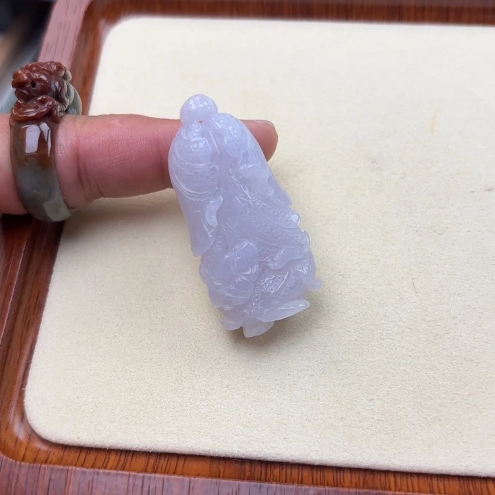 翡翠未镶嵌颈饰白菜