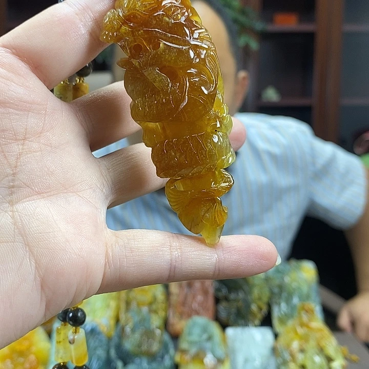 未镶嵌蛇纹石玉颈饰